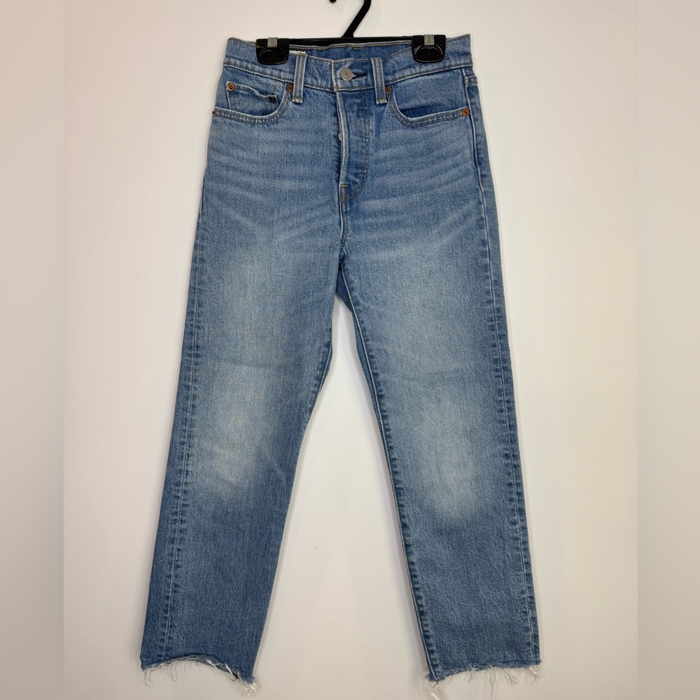 Levi's Premium Wedgie Fit Straight Women's Jeans size 24 distressed hem